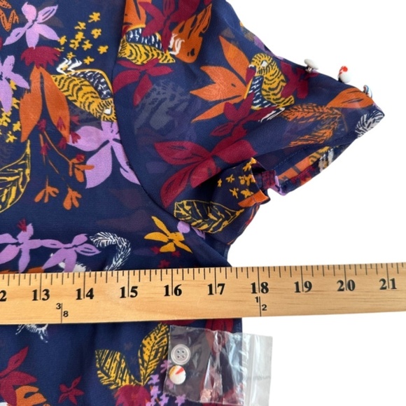 Modcloth Short Sleeve Top Sheer Floral Lemur Frogs & Parrot Print Womens S NEW - Picture 10 of 15